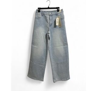 NWT Women's Gray Jeans Size 8-10 wide leg